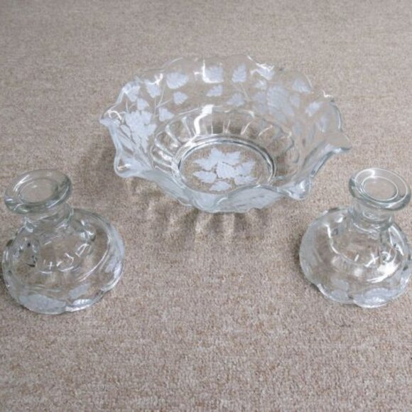Westmoreland Glss Crystal Velvet PANELED GRAPE 3-Piece Console Bowl Set, U.S.A. - Picture 3 of 4